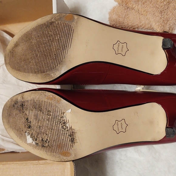 Steve Madden heels. Beautiful deep red patten leather with beige straps. - Picture 7 of 11